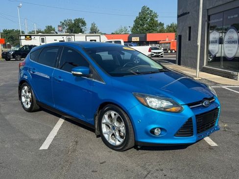 Used 2012 Ford Focus Titanium FWD image 2