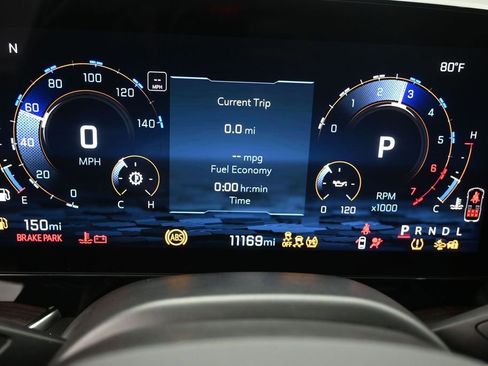 Used 2025 Chevrolet Suburban LT RWD image 11