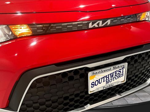 Used 2025 Kia Soul LX w/ LX Technology Package FWD image 32