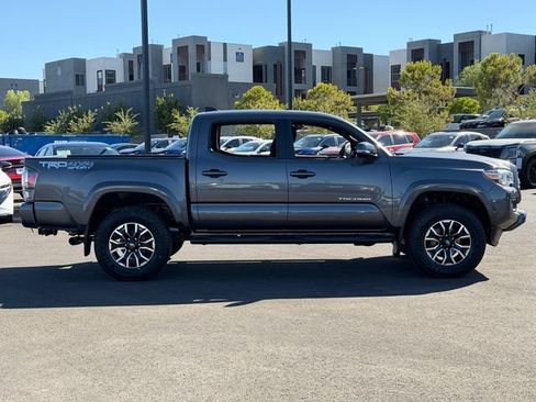 Used 2020 Toyota Tacoma TRD Sport w/ Technology Package AWD/4WD image 7