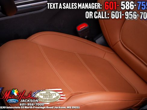 Used 2024 Mercedes-Benz C 300 Sedan image 9