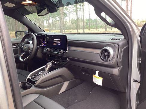 New 2025 Chevrolet Colorado LT w/ LT Convenience Package AWD/4WD image 14