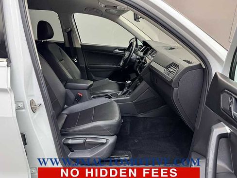 Used 2018 Volkswagen Tiguan SE FWD image 21