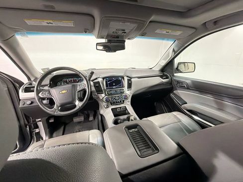Used 2016 Chevrolet Suburban LT RWD image 21