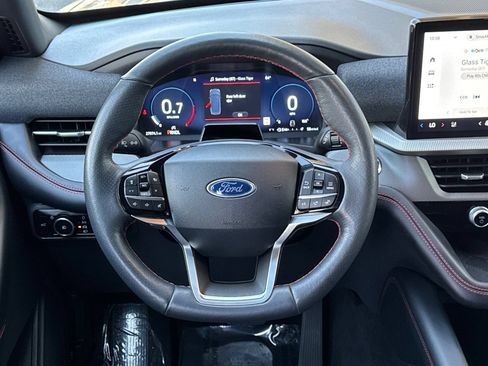 Used 2025 Ford Explorer ST-Line w/ ST-Line Street Pack AWD/4WD image 16