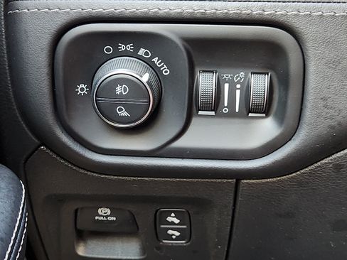 Used 2020 RAM 1500 Limited AWD/4WD image 25