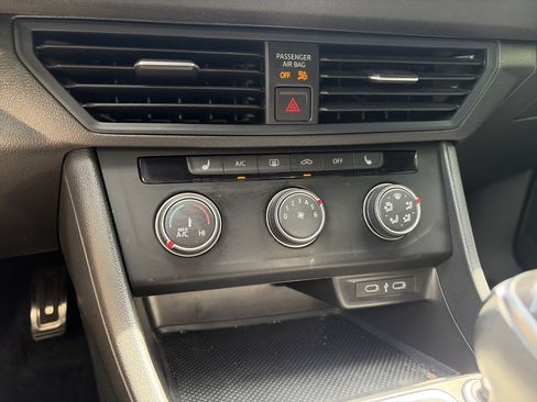 Used 2024 Volkswagen Jetta Sport FWD image 31