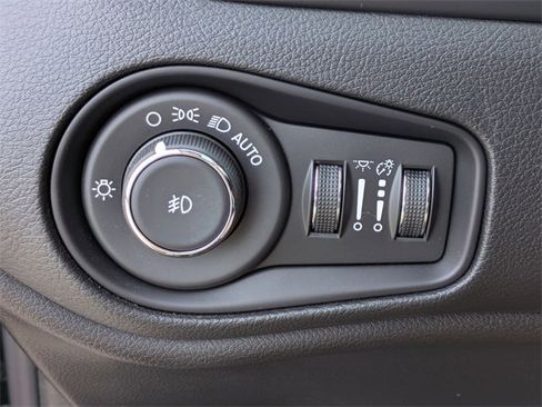 Used 2023 Jeep Renegade Altitude w/ Sun/Sound Group image 15