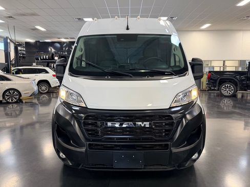 Used 2024 RAM ProMaster 2500 w/ Convenience Group FWD image 3