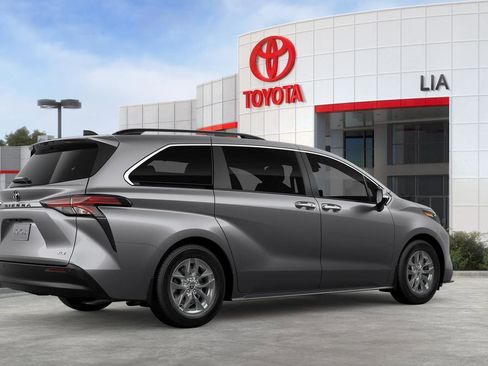 New 2026 Toyota Sienna XLE image 12