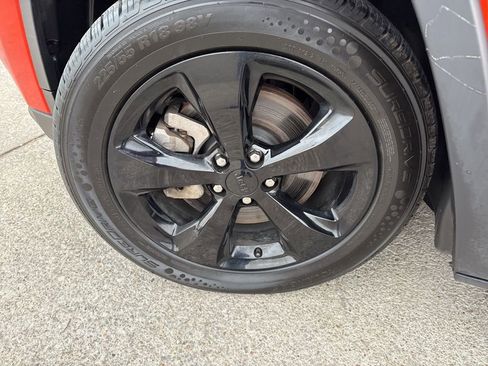 Used 2021 Jeep Cherokee Altitude image 30