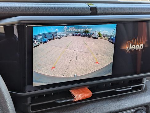 Used 2025 Jeep Wrangler Sport AWD/4WD image 19