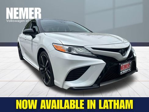 Used 2020 Toyota Camry XSE FWD image 6