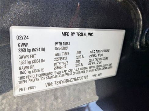 Used 2024 Tesla Model Y Long Range AWD/4WD image 28