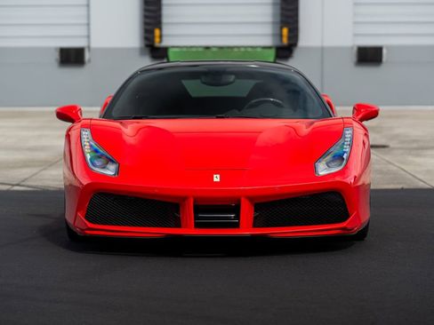 Used 2017 Ferrari 488 GTB image 7