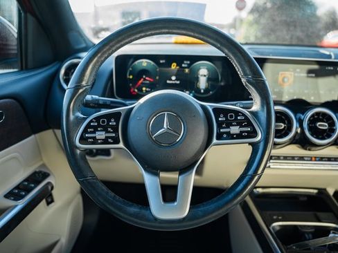 Used 2021 Mercedes-Benz GLB 250 GLB 250 w/ Premium Package image 31