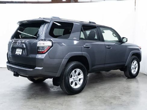 Used 2022 Toyota 4Runner SR5 Premium w/ Moonroof Package AWD/4WD image 6