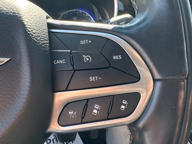 Used 2022 Chrysler Pacifica Limited FWD image 27