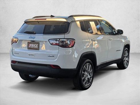 Used 2022 Jeep Compass Latitude w/ Sun and Sound Group image 5