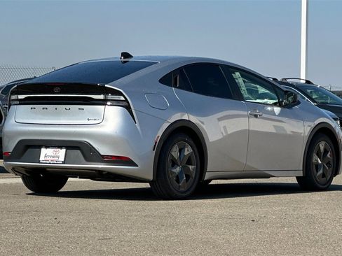 New 2026 Toyota Prius SE image 4
