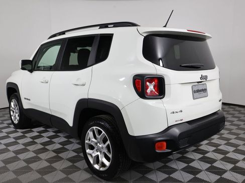 Used 2017 Jeep Renegade Latitude AWD/4WD image 4