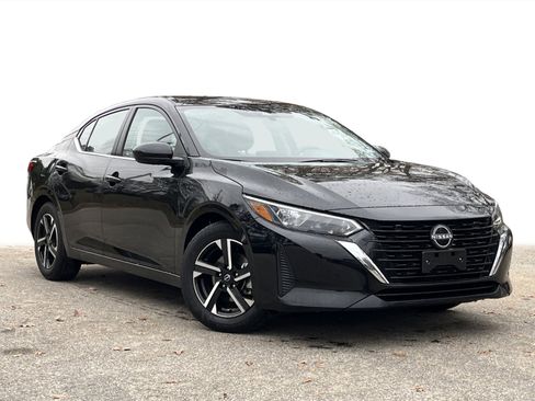 Used 2024 Nissan Sentra SV image 2