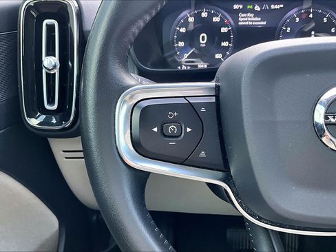 Used 2021 Volvo XC40 T5 Momentum w/ Protection Package Premier AWD/4WD image 21