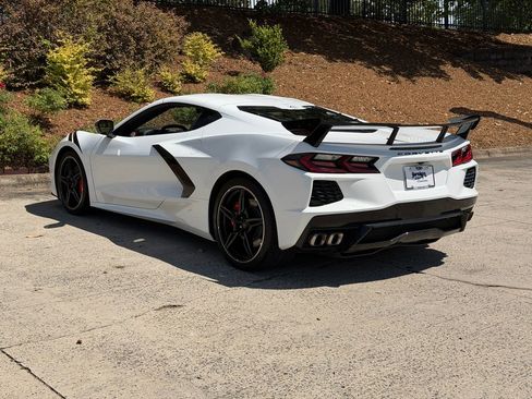 Used 2022 Chevrolet Corvette Stingray Preferred Cpe w/ Z51 Performance Package RWD image 5