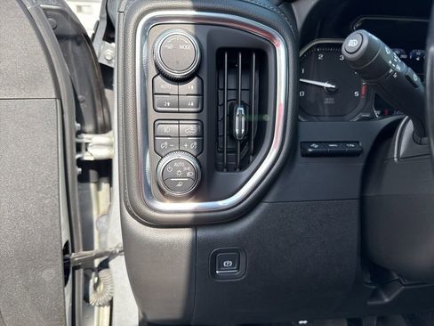 Used 2020 GMC Sierra 3500 Denali w/ Denali Ultimate Package AWD/4WD image 21