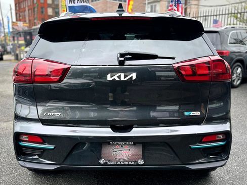 Used 2022 Kia Niro EX w/ Cold Weather Package FWD image 12