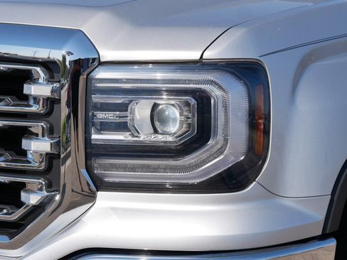 Used 2018 GMC Sierra 1500 SLT image 16