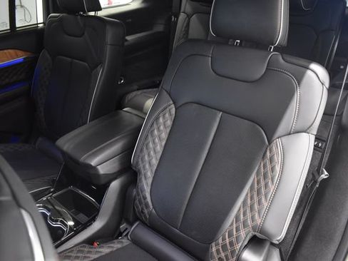 Used 2024 Jeep Grand Cherokee L Summit AWD/4WD image 7