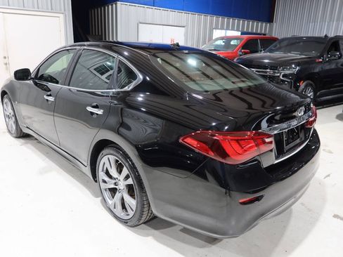 Used 2015 INFINITI Q70 3.7 w/ Sport Package RWD image 3