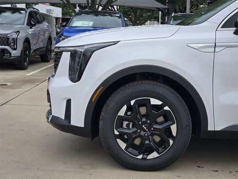 New 2026 Kia Sorento S image 5