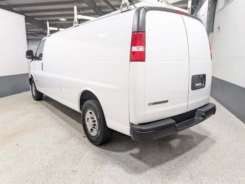 Used 2020 Chevrolet Express 2500 Extended image 5