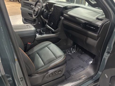 Used 2026 GMC Yukon AT4 w/ AT4 Premium Package AWD/4WD image 41