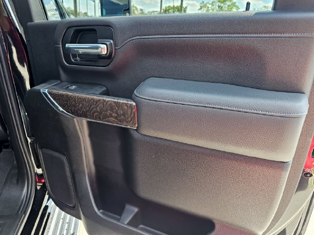 Used 2022 GMC Sierra 2500 Denali w/ Denali Black Diamond Edition AWD/4WD image 26