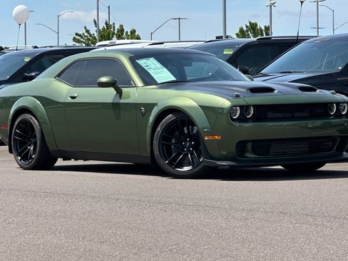 Used 2023 Dodge Challenger SRT Hellcat RWD image 2