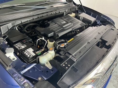 Used 2017 Nissan Titan SV AWD/4WD image 11