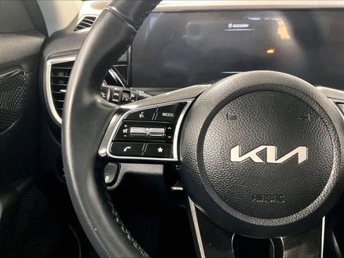 Used 2025 Kia Seltos S image 22