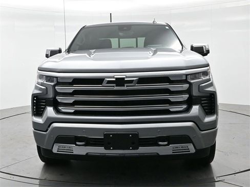 Used 2024 Chevrolet Silverado 1500 High Country image 2