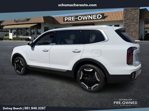 Used 2025 Kia Telluride EX w/ EX Captain's Chair Package FWD image 5