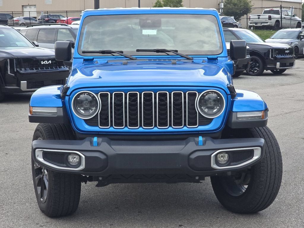 Used 2024 Jeep Wrangler Unlimited Sahara AWD/4WD image 11
