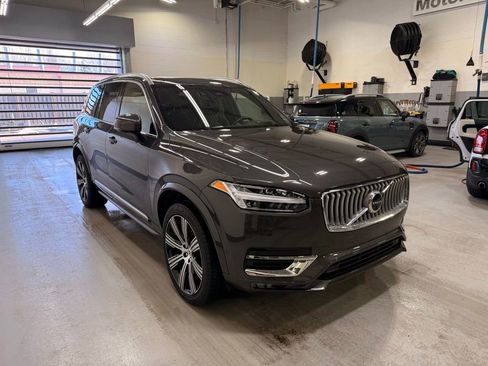 Used 2023 Volvo XC90 B6 Ultimate w/ Protection Package Premier image 7