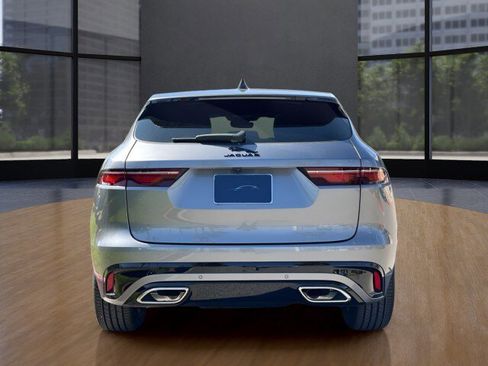 Used 2025 Jaguar F-PACE R-Dynamic S image 12