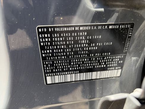 Used 2024 Volkswagen Taos SE w/ Panoramic Sunroof Package FWD image 29
