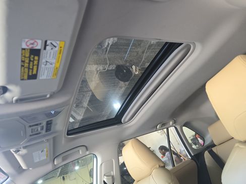 Used 2019 Toyota RAV4 XLE w/ Convenience Package FWD image 30