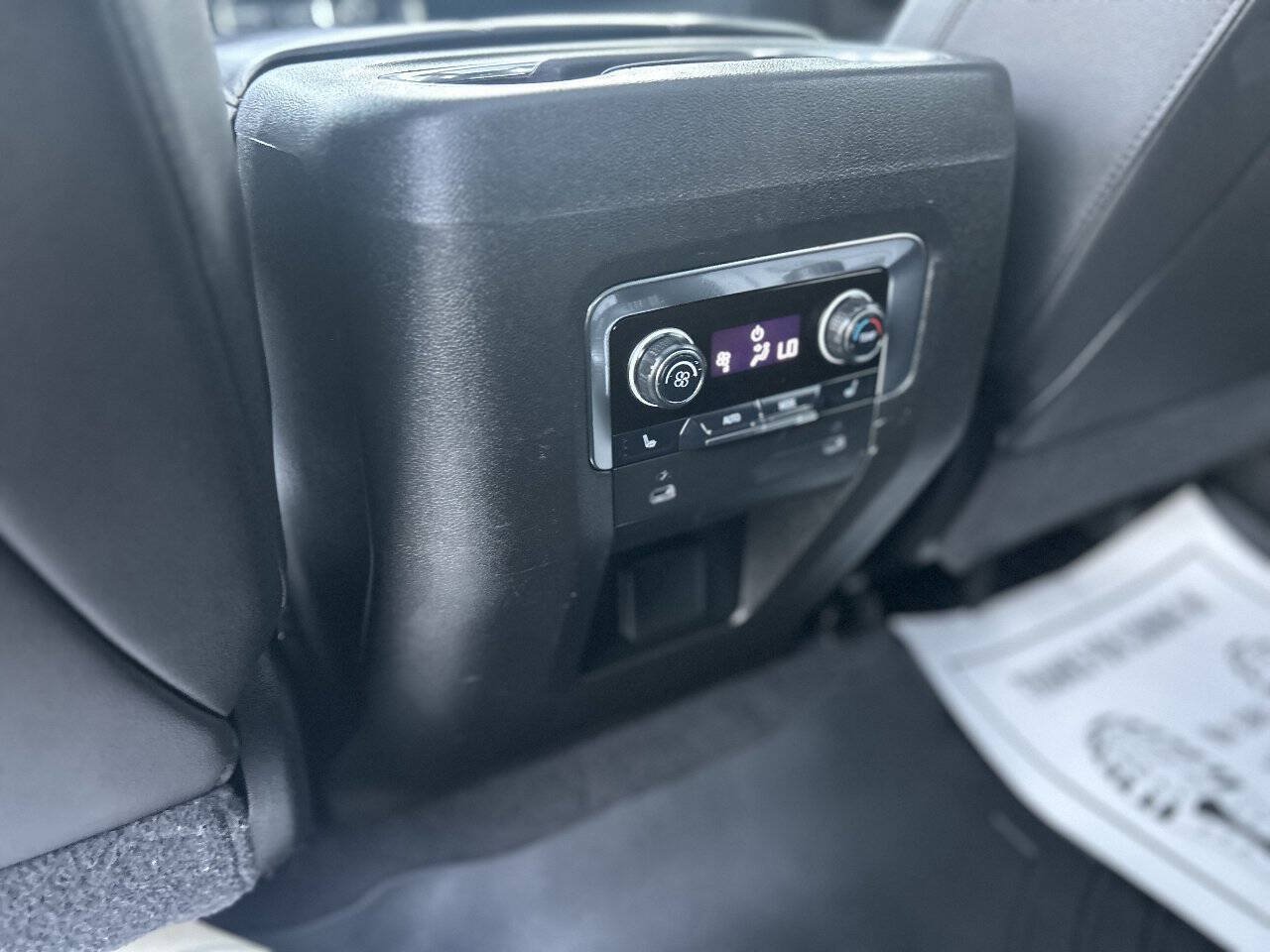 Used 2021 Chevrolet Tahoe Z71 w/ Z71 Signature Package AWD/4WD image 19