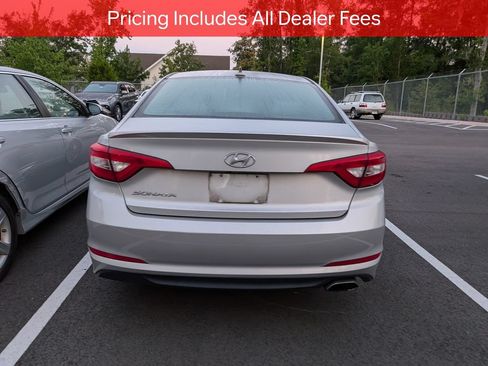 Used 2015 Hyundai Sonata SE w/ Option Group 02 FWD image 5