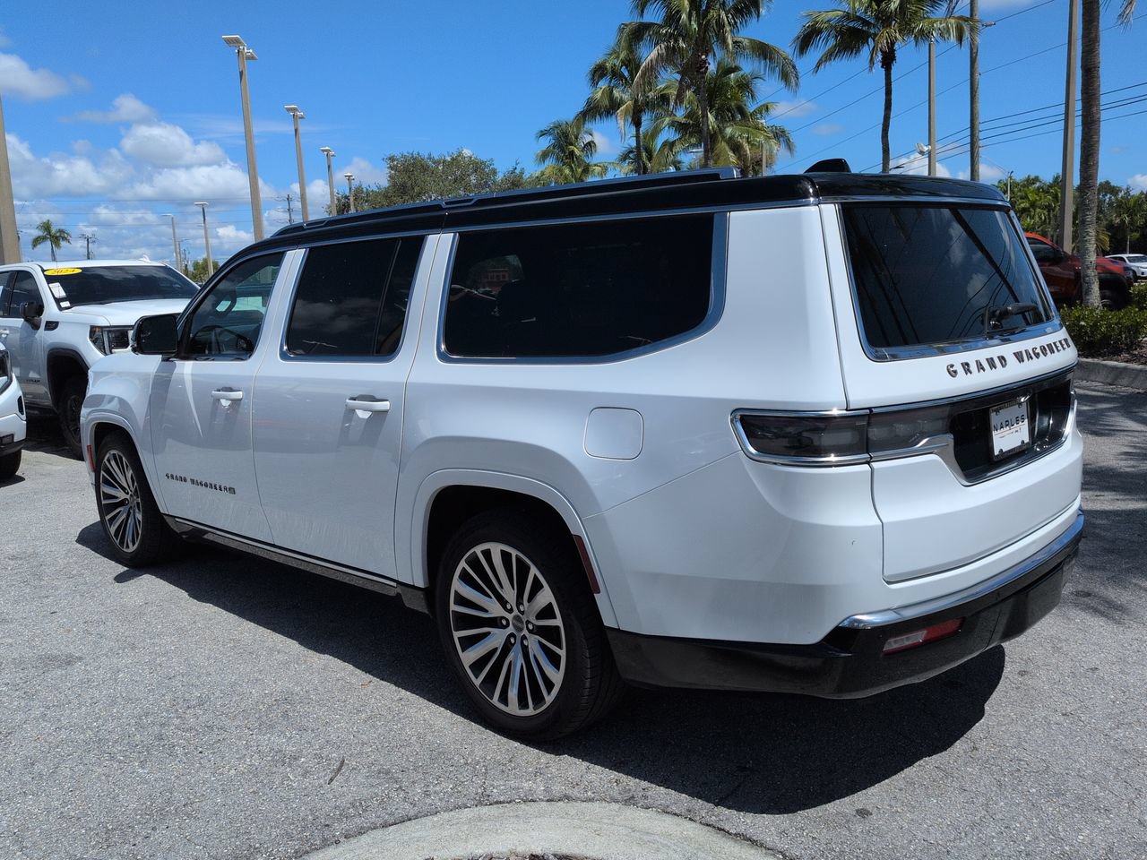 Used 2024 Jeep Grand Wagoneer L Series III AWD/4WD image 7